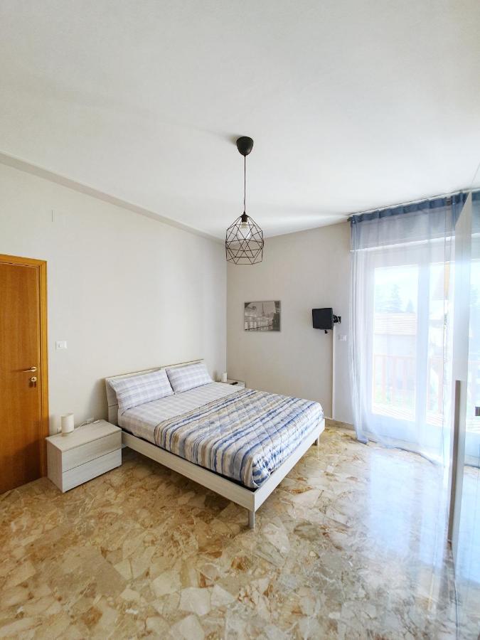 Affittacamere Zona Caserma-Stazione Foligno Eksteriør billede