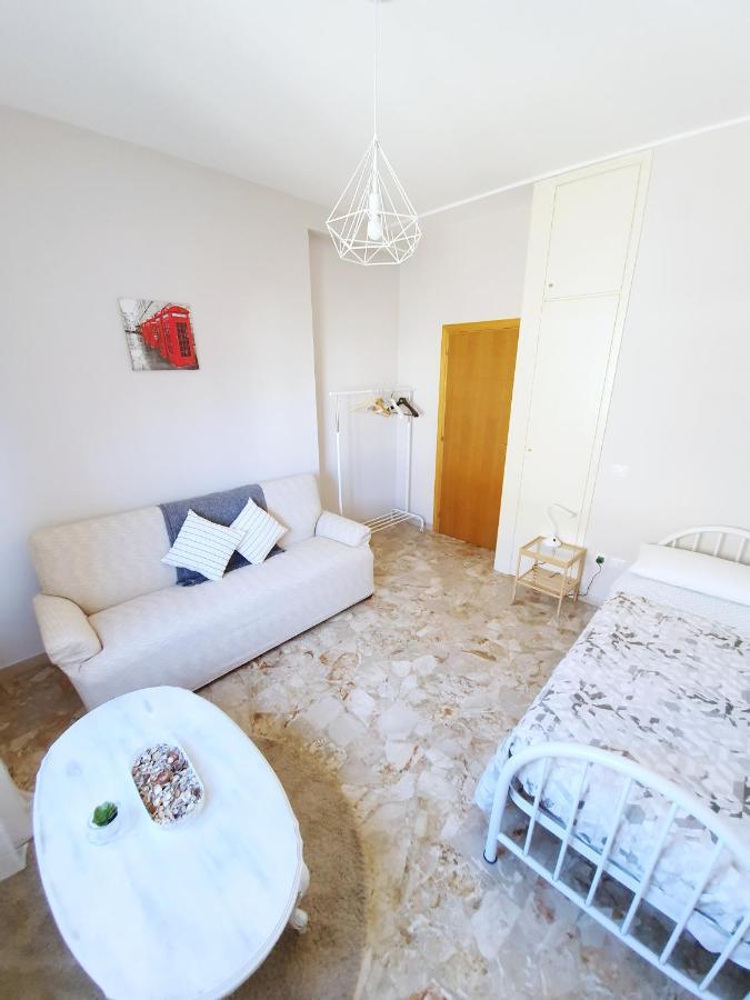 Affittacamere Zona Caserma-Stazione Foligno Eksteriør billede